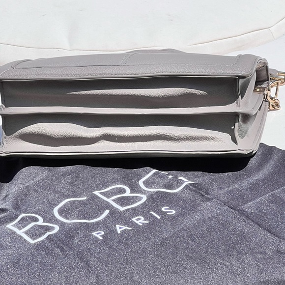 BCBG Paris Gray Grey Faux Leather Shoulder Bag Gold Chain Elegant Evening Formal - Picture 3 of 7